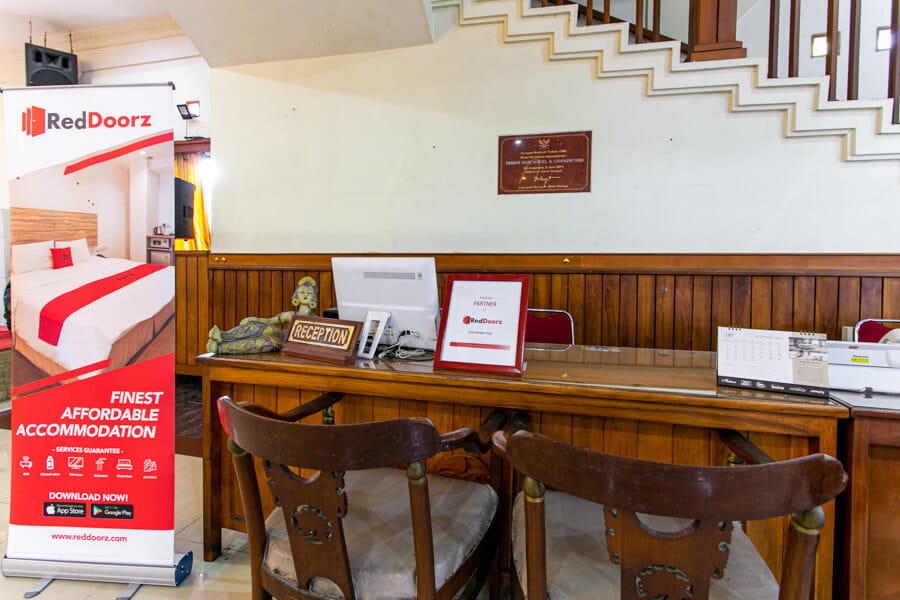 RedDoorz Plus near Alun Alun Karanganyar