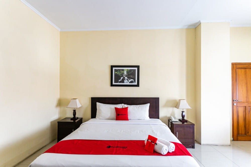 RedDoorz Room