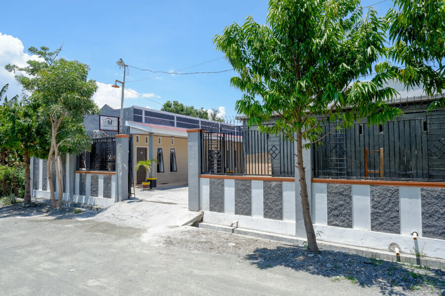 RedDoorz near Mutiara SIS Al Jufrie Airport Palu 2