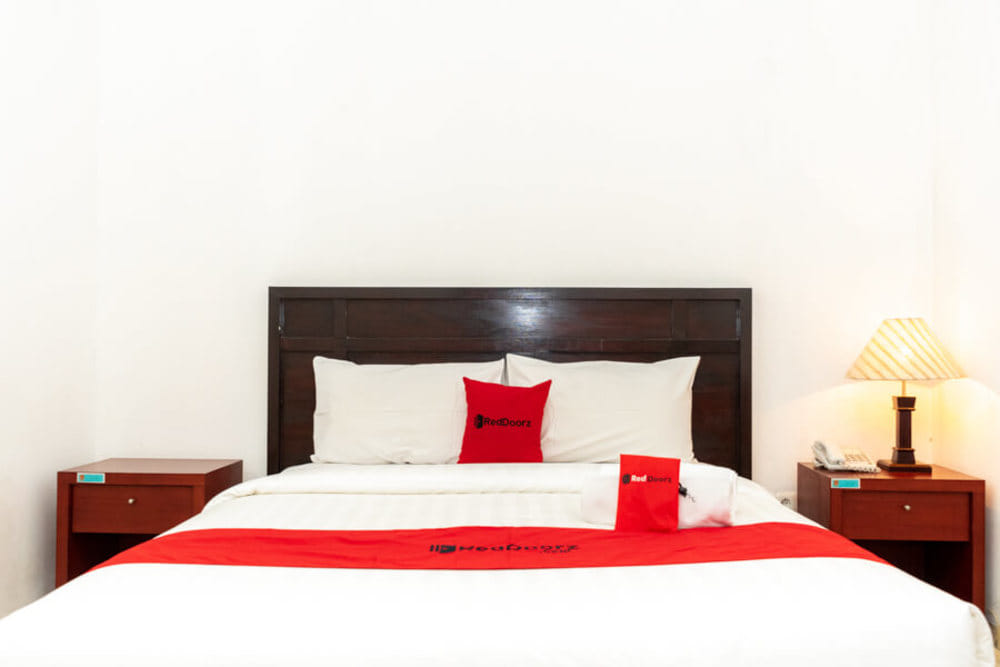 RedDoorz Deluxe Room