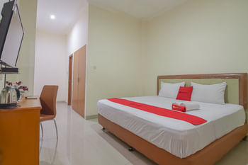 RedDoorz near IPDN 2