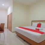 RedDoorz near IPDN 2