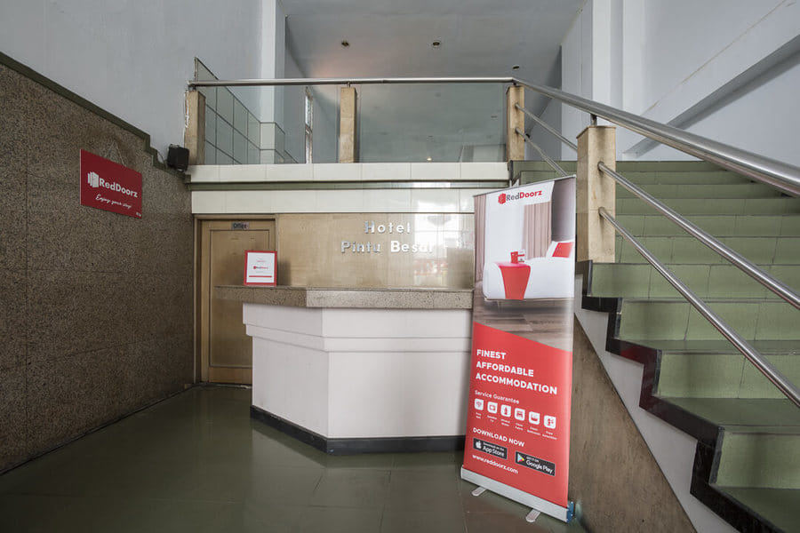 RedDoorz Plus near Jakarta Kota Station