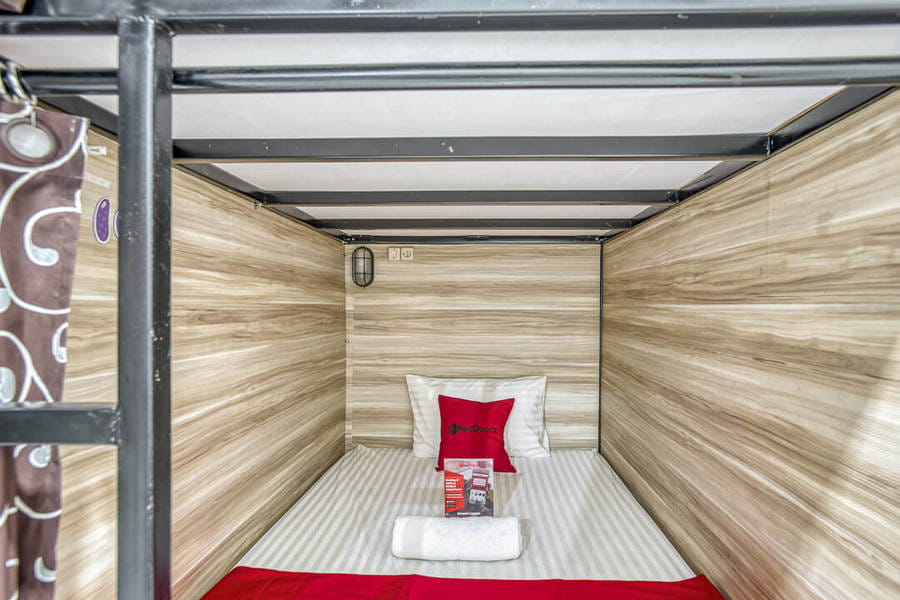 RedDoorz Hostel @ Feliz Noche Cengkareng