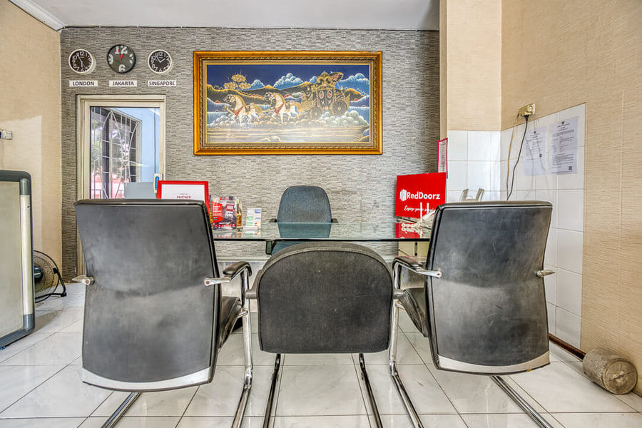 RedDoorz Hostel @ Feliz Noche Cengkareng