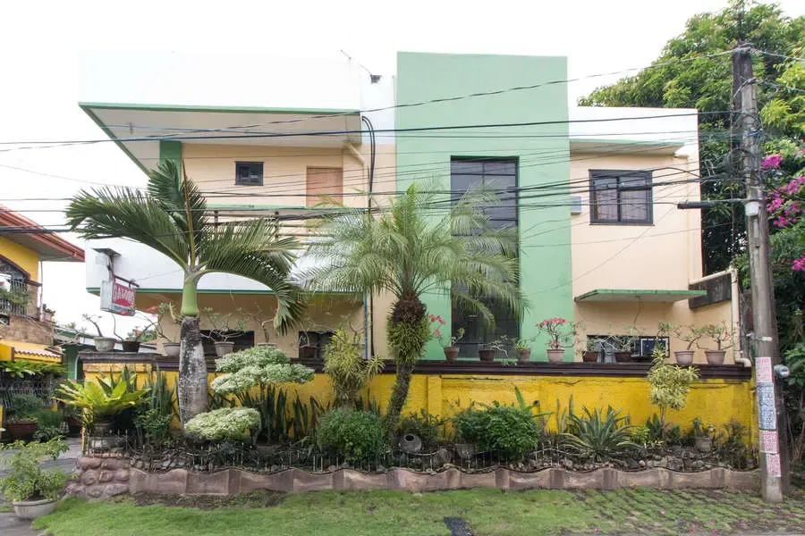 RedDoorz near Mariners Legazpi