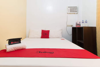 RedDoorz near Mariners Legazpi