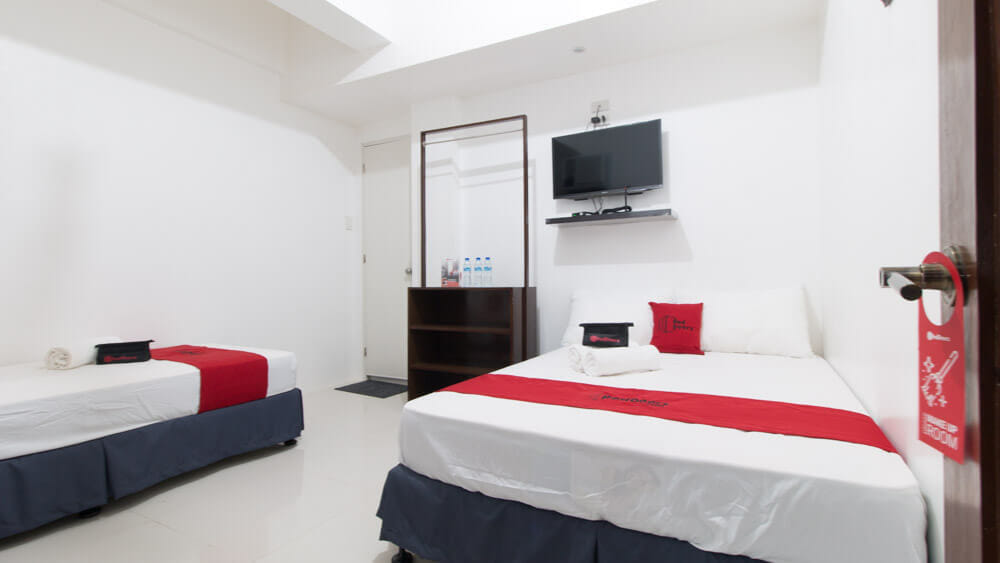RedDoorz Family Room