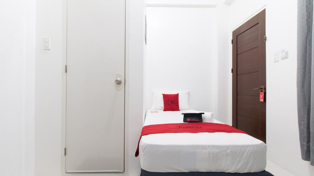 RedDoorz Room