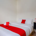 RedDoorz near Alun Alun Kudus 2