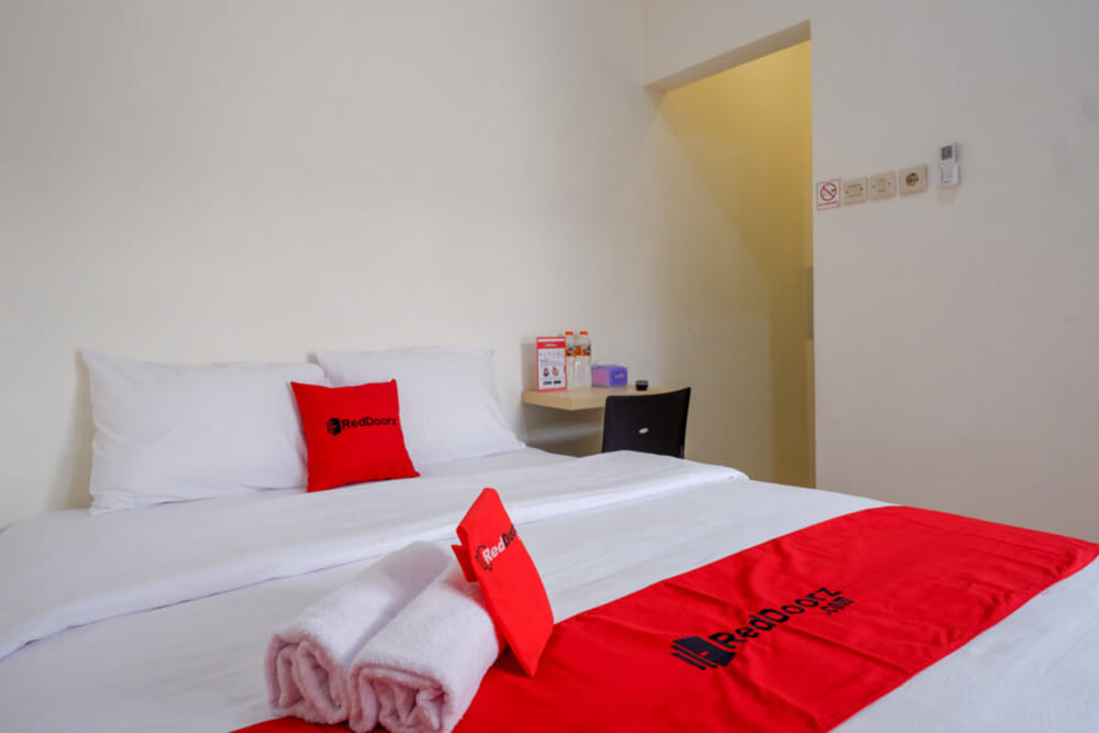 RedDoorz Room