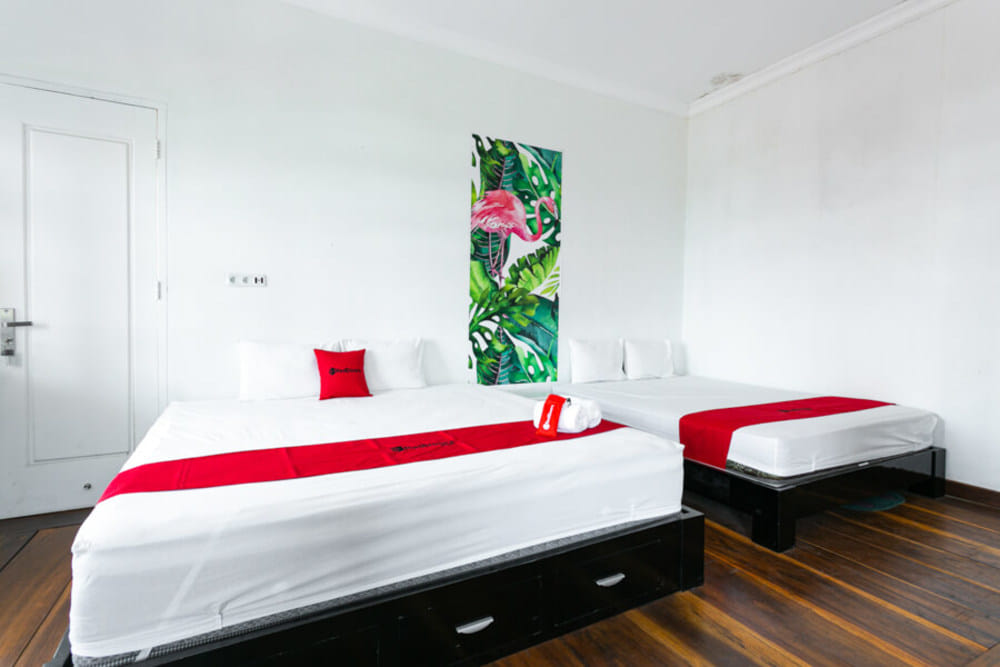 RedDoorz Family Room