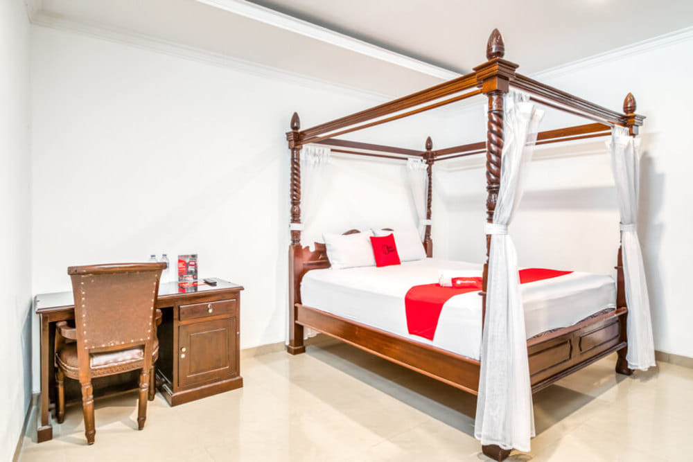 RedDoorz Room