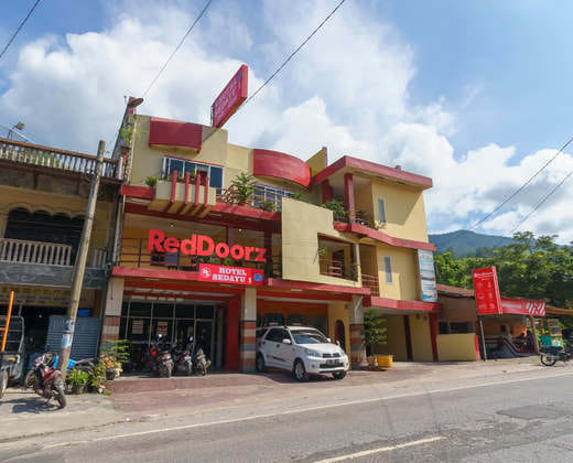 RedDoorz @ Parapat