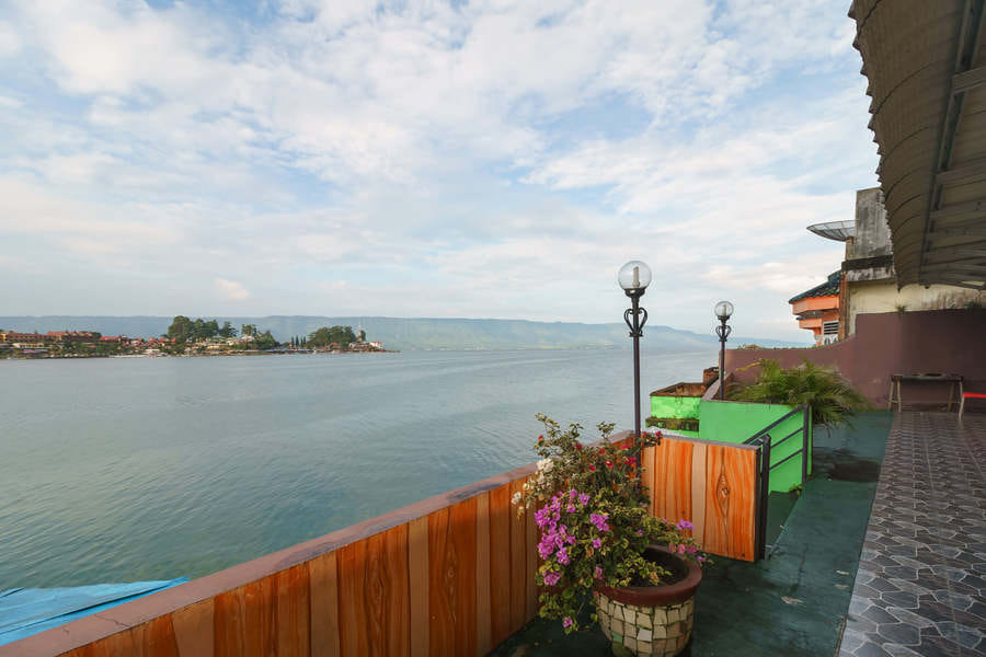 RedDoorz near Danau Toba Parapat