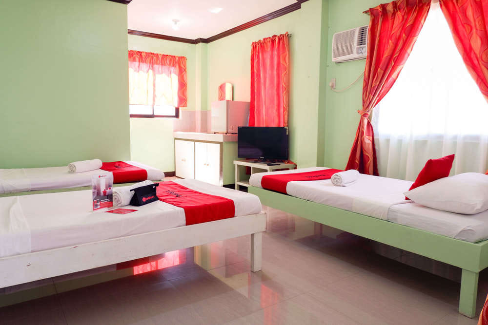 RedDoorz Family Room
