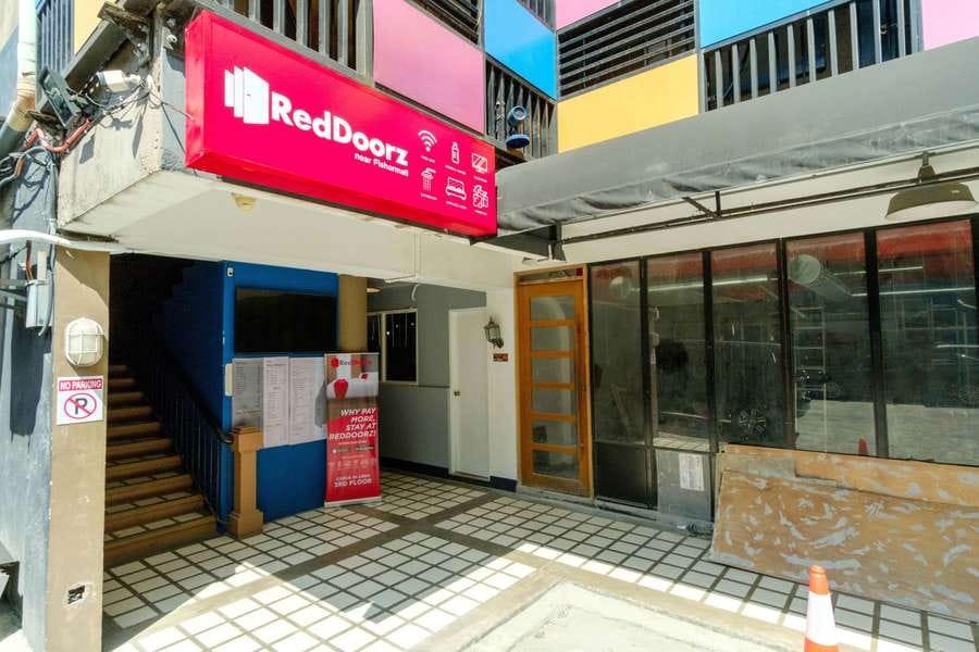 RedDoorz near Fishermall Quezon City