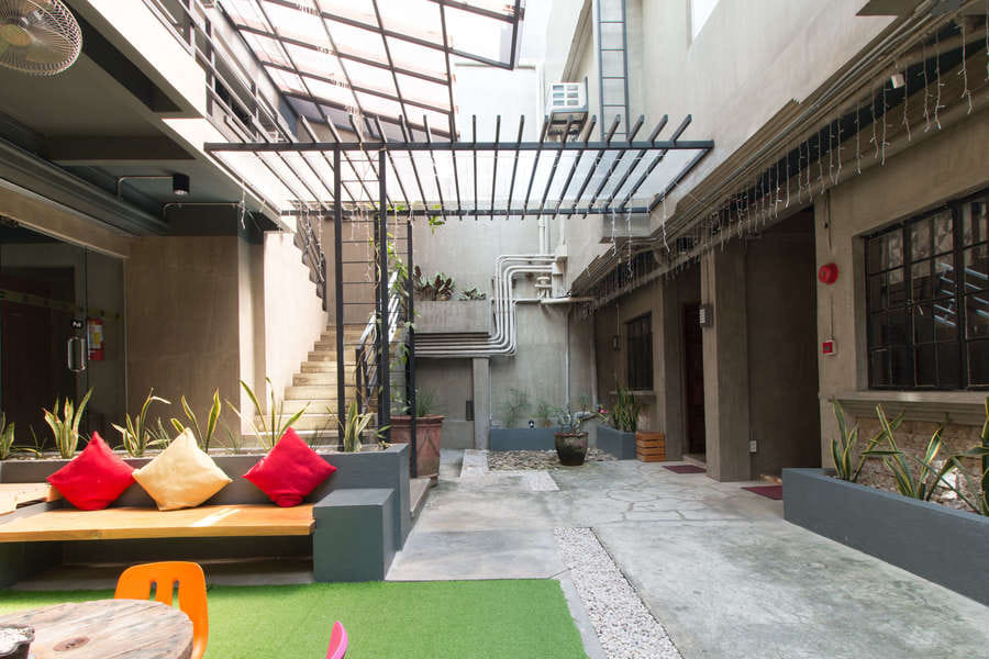 RedDoorz Plus @ Taft North Mandurriao