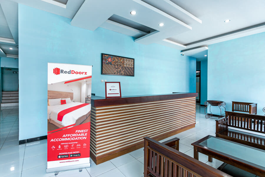 RedDoorz near Puro Mangkunegaran