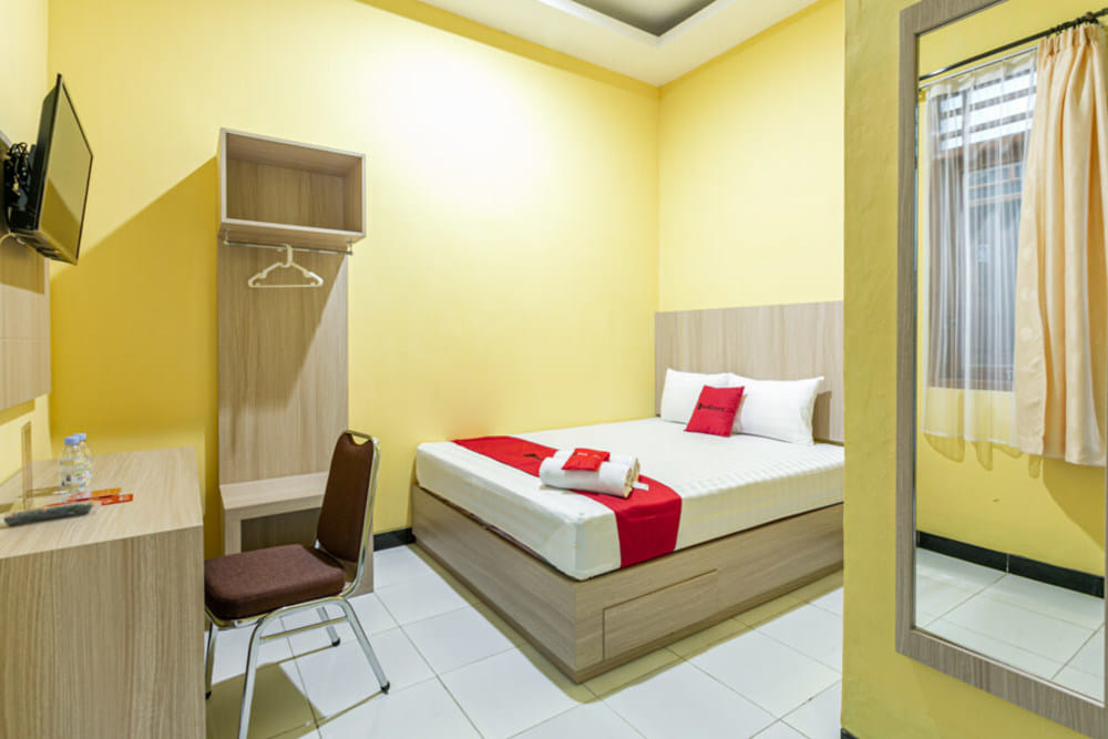 RedDoorz Room
