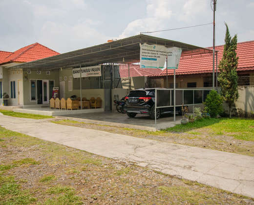 RedDoorz Syariah near Watervang Lubuk Linggau 2