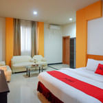 RedDoorz Plus @ Cameloan Hotel Palu