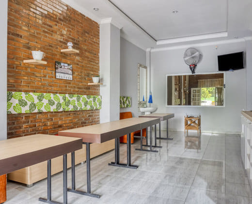 RedDoorz near Sindu Kusuma Edupark 2