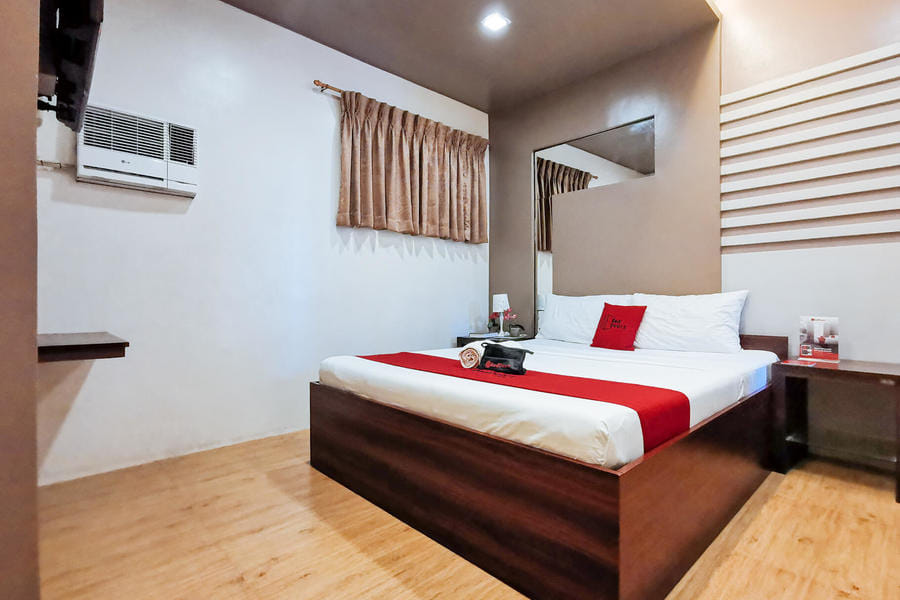 RedDoorz Plus near Robinsons Place Gensan