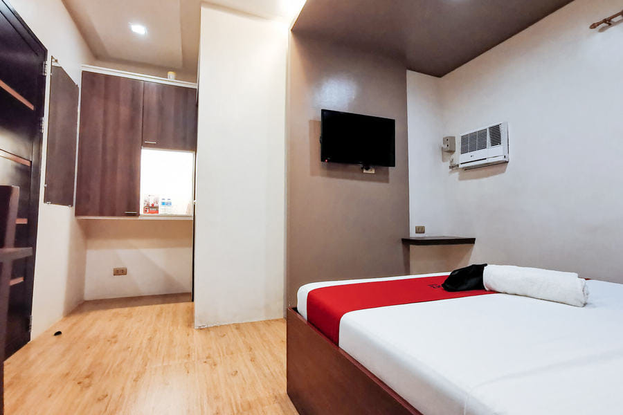 RedDoorz Plus near Robinsons Place Gensan