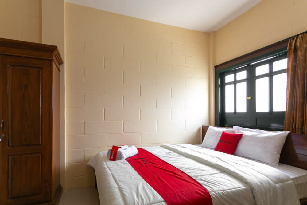 RedDoorz Room