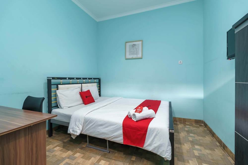 RedDoorz Room