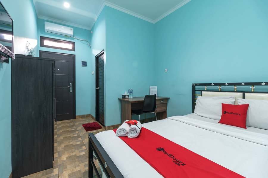 RedDoorz near RSUD Koja