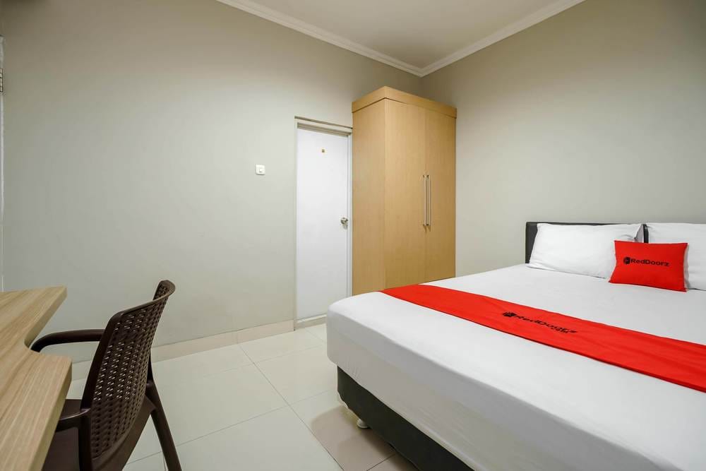RedDoorz Room