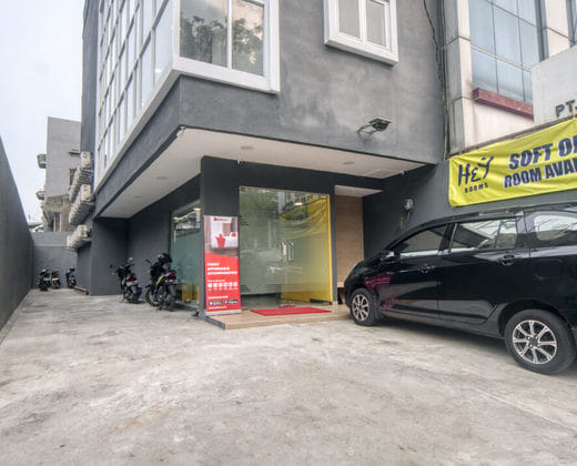 RedDoorz Plus @ Cideng Timur