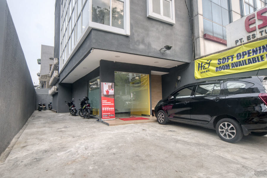 RedDoorz Plus @ Cideng Timur