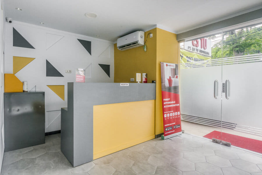 RedDoorz Plus @ Cideng Timur