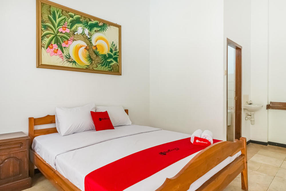 RedDoorz Room