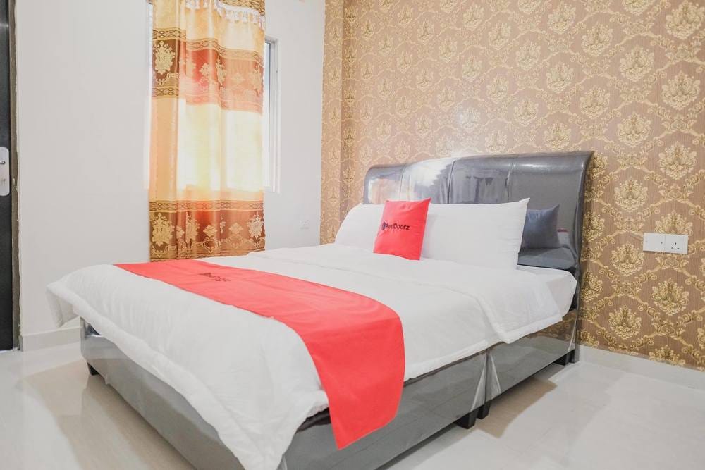 RedDoorz Room