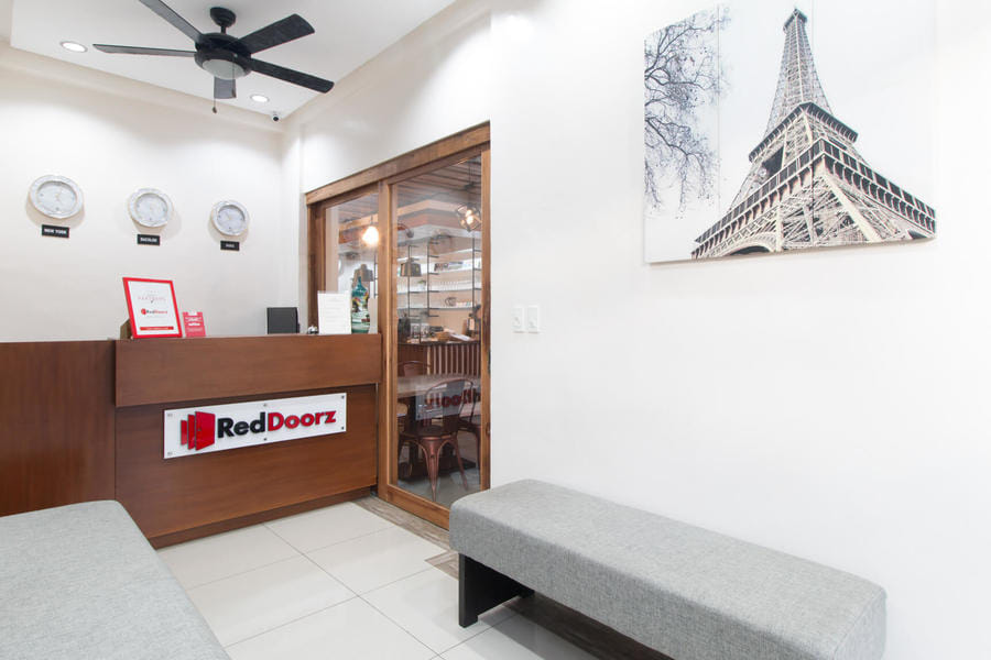 RedDoorz Plus @ Diola Villamonte Bacolod