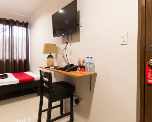 RedDoorz Plus @ Diola Villamonte Bacolod