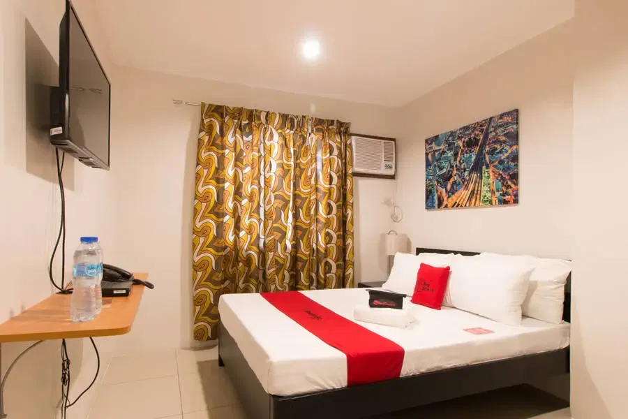 RedDoorz Plus Diola Villamonte Bacolod