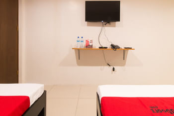 RedDoorz Plus @ Diola Villamonte Bacolod