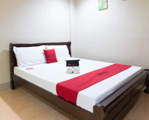 RedDoorz @ Teofila Lodge