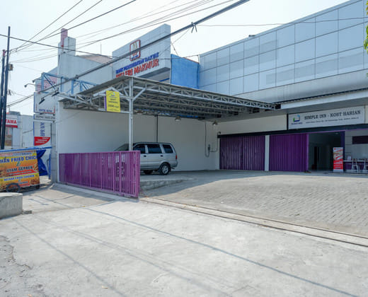 RedDoorz near Alun Alun Kaliwungu Kendal