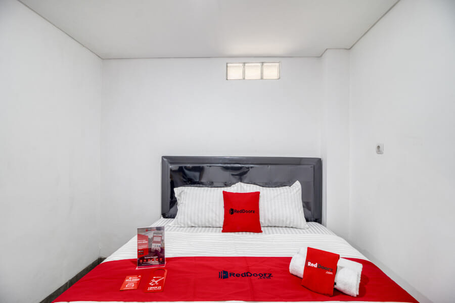 RedDoorz Syariah near Galeria Mall Yogyakarta