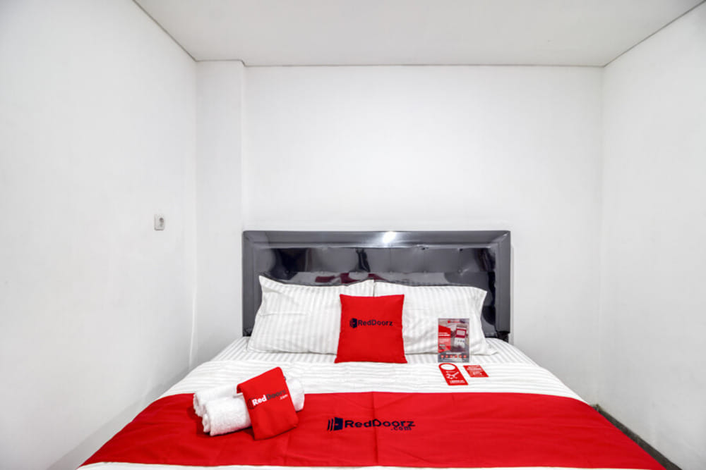 RedDoorz Room