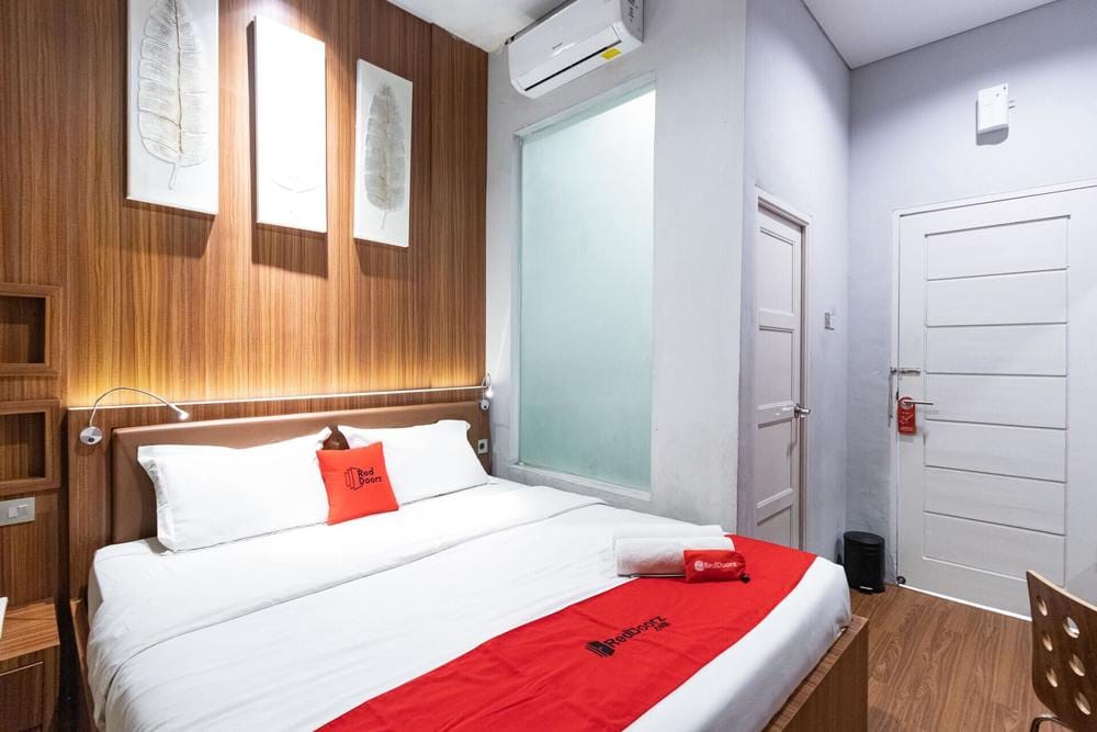 RedDoorz Room