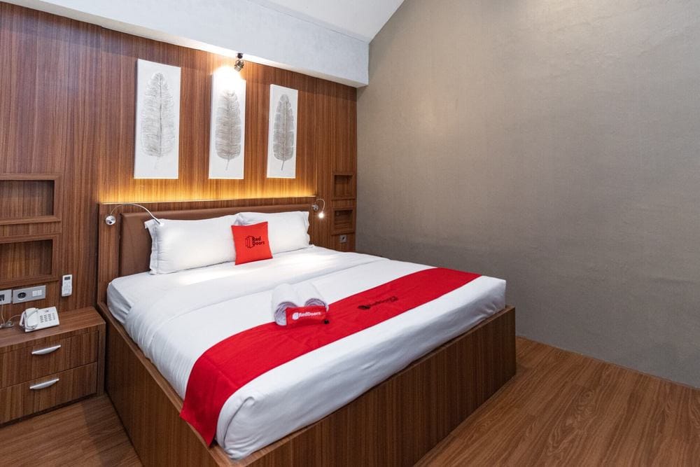 RedDoorz Suite
