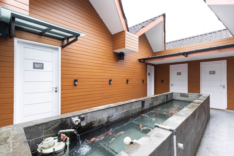 RedDoorz Premium near Centre Point Mall Medan