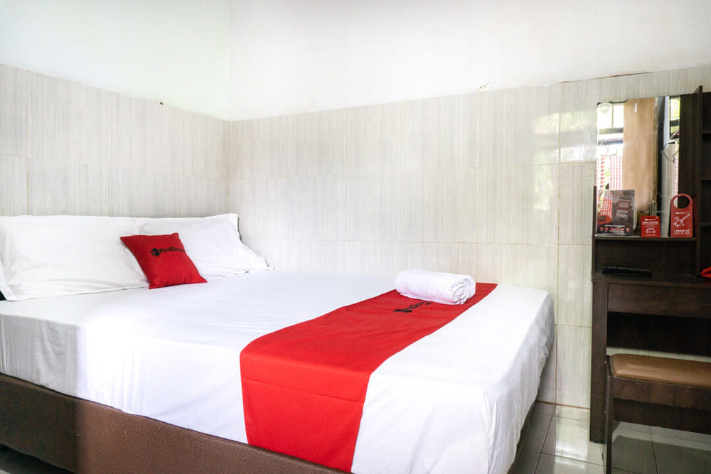 RedDoorz Room